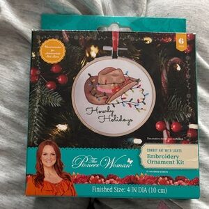 The Pioneer Woman Cowboy Hat with Lights Ornament Kit - Festive Brown and Red